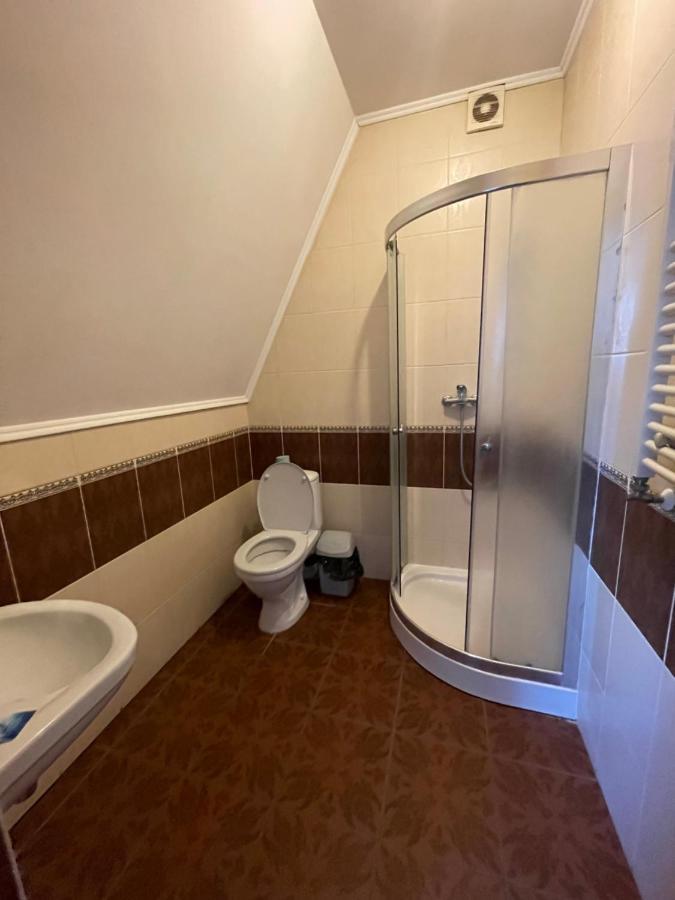 Едем Pustomyty Exterior foto